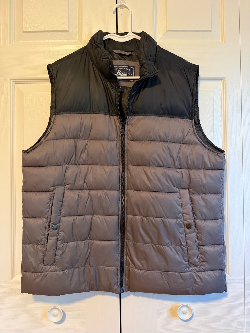 G.H. BASS Men’s Two-Tone Quilted Puffer Vest - Black & Gray | Size L